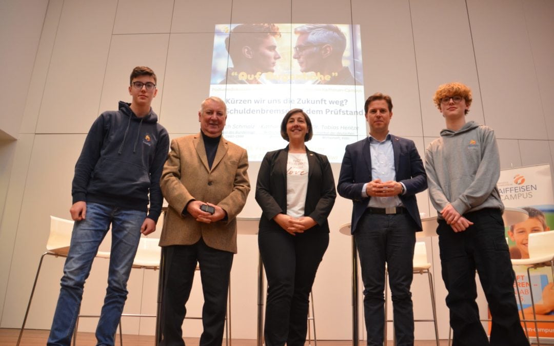 Kürzen wir uns die Zukunft weg? Mit Jugendlichen und Expert*innen die Schuldenbremse hinterfragen.